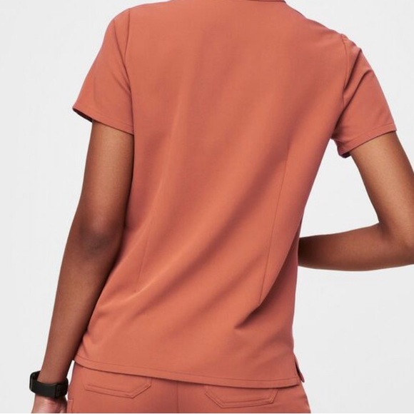 FIGS Scrub top Terracota - Picture 3 of 3